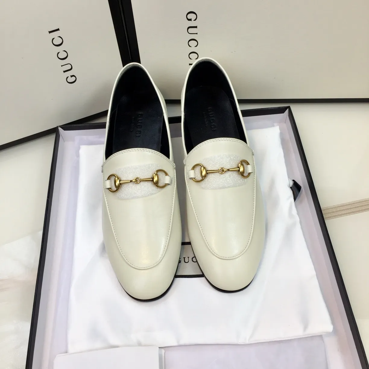 👟👟Ex-factory price 440👟👟～～GUCCI～Gucci Gucci classic century model, classic strawberry 3D printing, never fade, original purchase, purchasing agent level, welcome to compare, do not return the original version, G family classic flat shoes, mules, slippers and half slippers. Stamped logo Fabric: Original calfskin, lining feet/cowhide lining Outsole: Imported genuine leather outsole Size: 34-41 "34/41 custom-made, non-refundable, please come first to order. Verbal customization is not accepted" This panel can be customized Men's size: 39-45 "Custom-made, non-refundable" Packaging: Comes with a full set of top-quality packaging